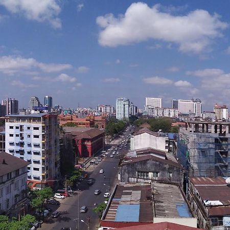 Queen'S Park Hotel Yangon Bagian luar foto