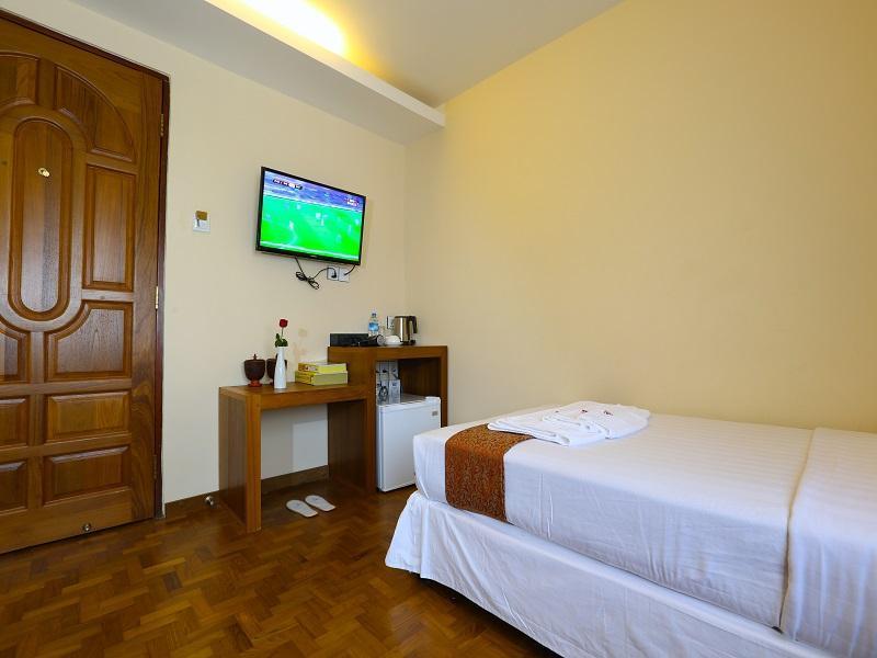 Queen'S Park Hotel Yangon Bagian luar foto