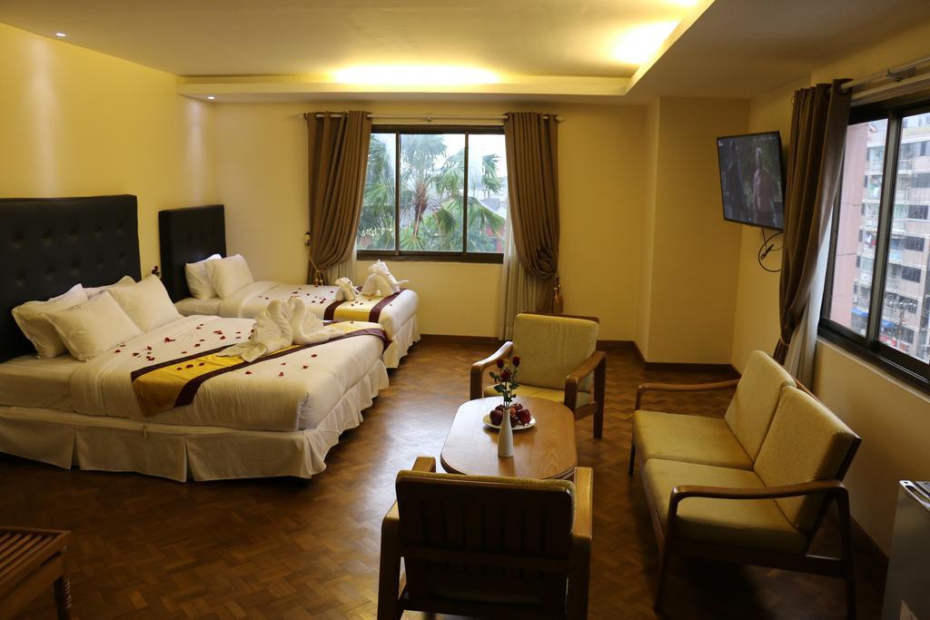 Queen'S Park Hotel Yangon Bagian luar foto