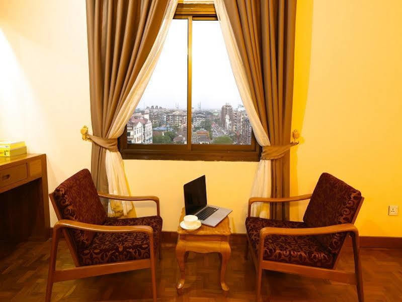 Queen'S Park Hotel Yangon Bagian luar foto