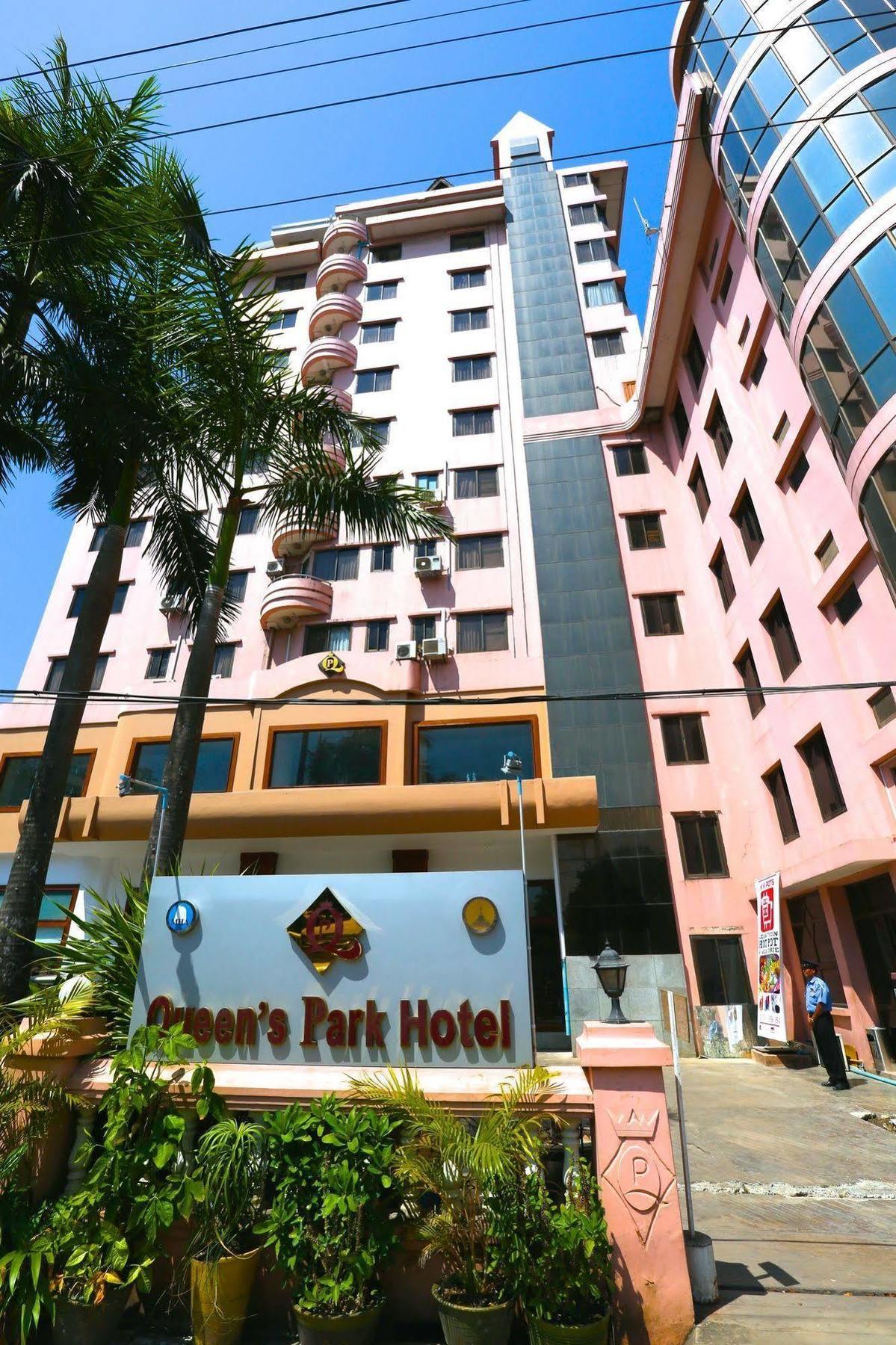 Queen'S Park Hotel Yangon Bagian luar foto