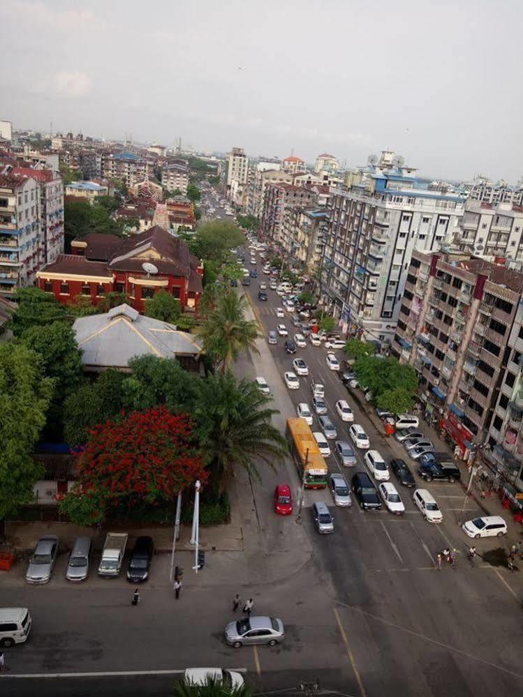 Queen'S Park Hotel Yangon Bagian luar foto